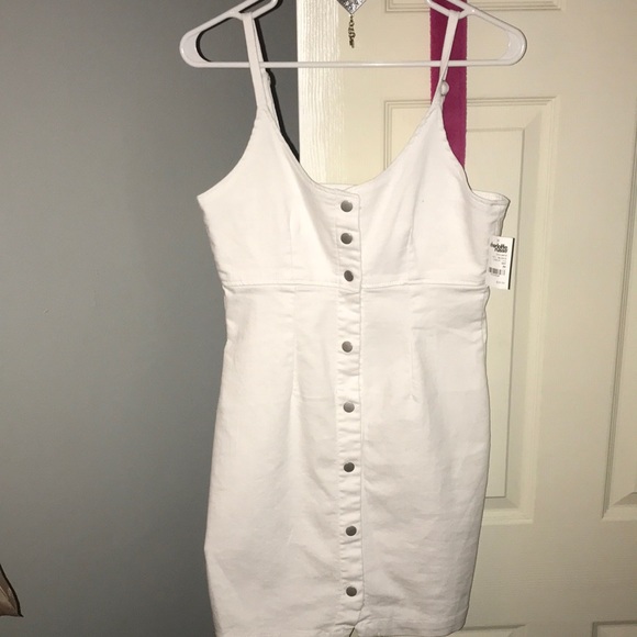 White dress💛 - Picture 2 of 3